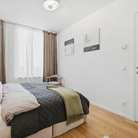 Danube&castle-side New Residence,old Town, Free Parking *